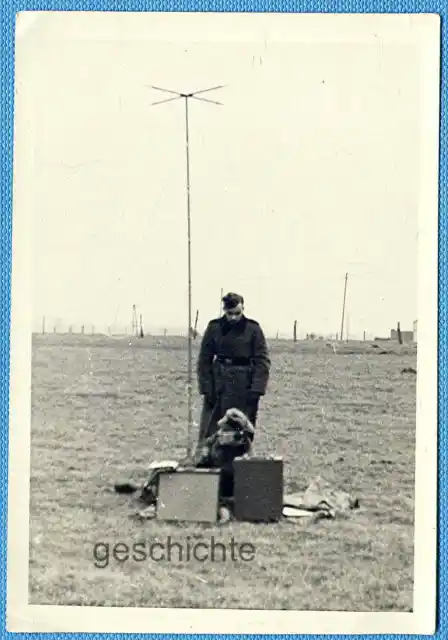 Foto, Funker�bung auf freiem Feld, um 1941 !!!