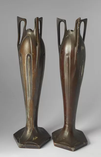 Art Deco Paire De 2 Petits Vases Soliflores Amphores  En Regule Patine Bronze