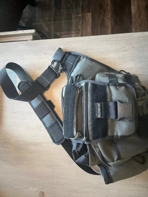 Maxpedition Jumbo Versipack Gray Tactical Shoulder Bag Pack Right Side Carry