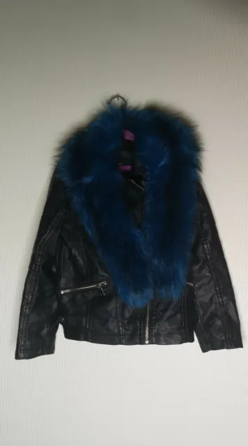 Splendida giacca biker stile pelle River Island per ragazze con finiture in pelliccia finta blu