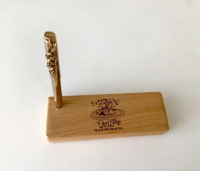 Rare-Bugs Bunny Loony Tunes ball point pen Warner Bros. TM W/ case 1-owner. Rare-Bugs Bunny Loony Tunes ball point pen Warner Bros. TM W/ case 1-owner.