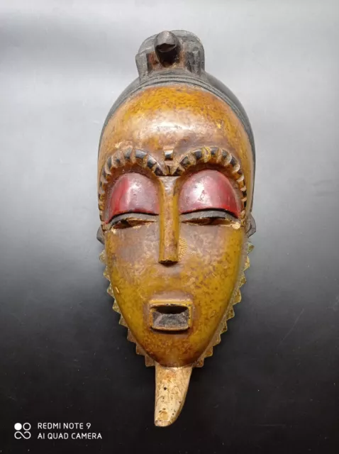 Ancien Masque Africain , art Africain  .