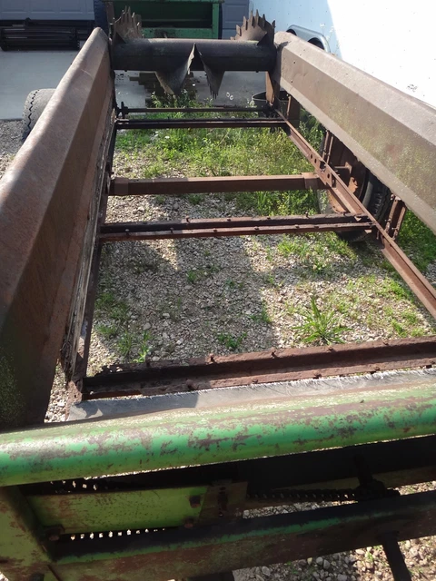 John Deere Manure Spreader, for parts only
