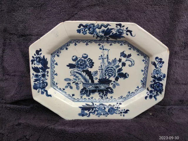 Antique Fine Potted 17th or 18th Century Delft Tin-Glazed Pottery Serving Dish