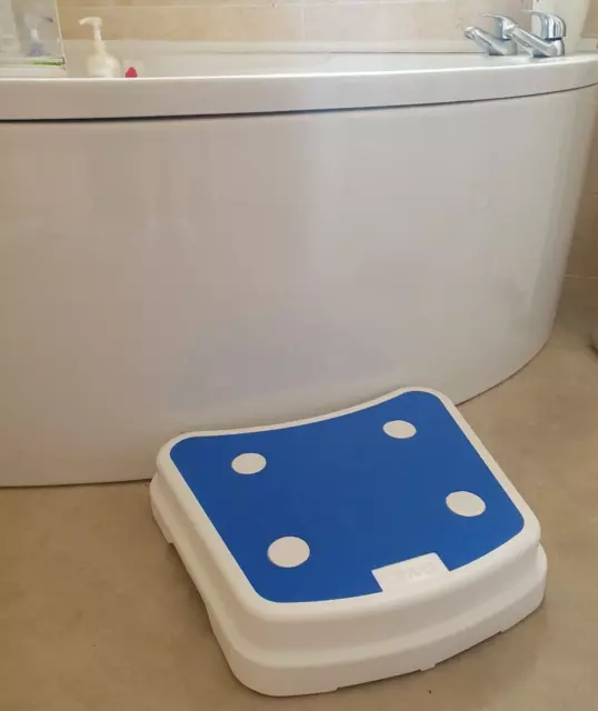 Paso de baño de movilidad portátil apilable resistente al deslizamiento Drive Medical 4"" 10 cm, en muy buen estado