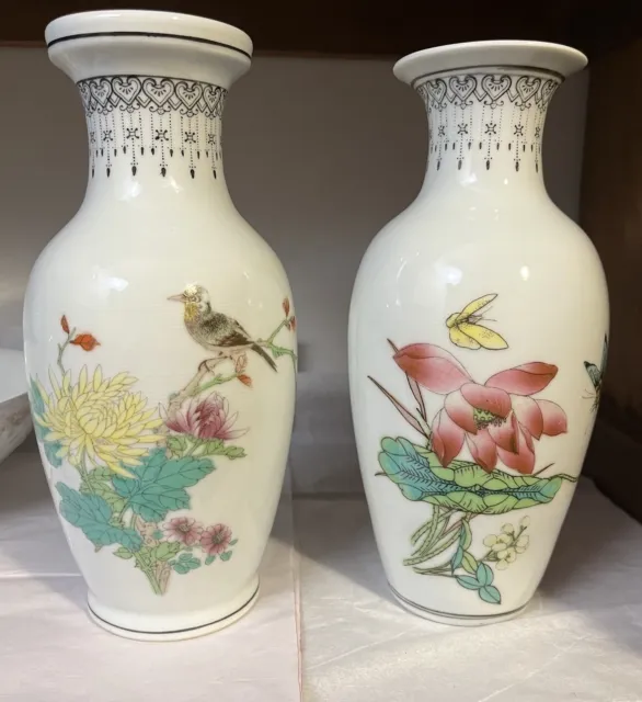 Set Of 2 Chinese Antique Qianlong Mark Porcelain Hand Painted Famille Rose Vase