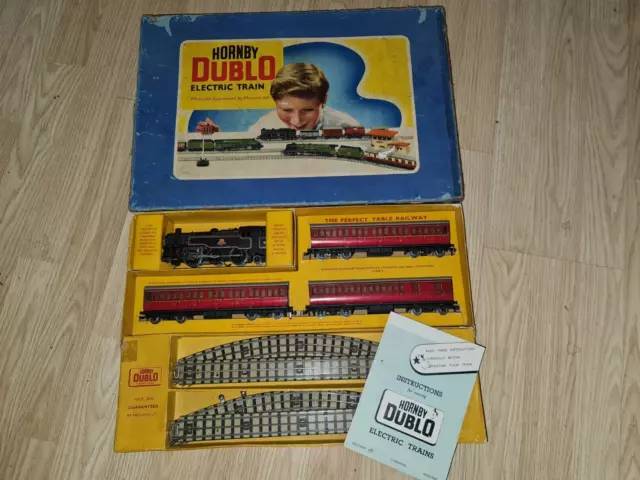 Hornby Dublo Edp14 Model Railway Oo Gauge 3 Rail Suburban Train Set Boxed