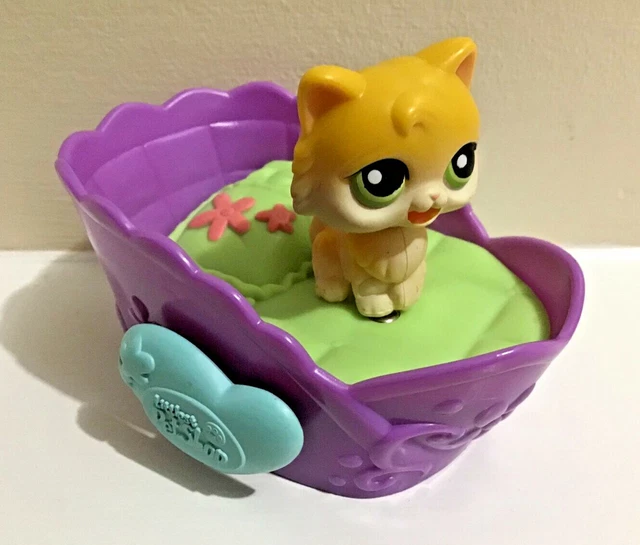 LITTLEST PET SHOP LPS First Generation Rare Cat with Bed