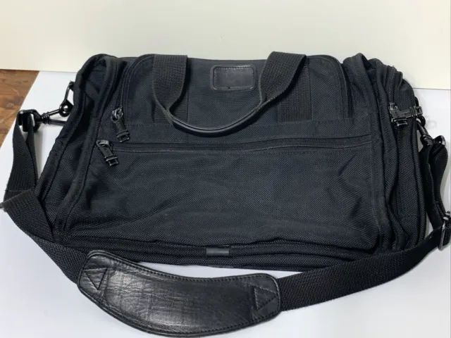 Tumi Alpha black nylon, computer bag  Model : 2601D3