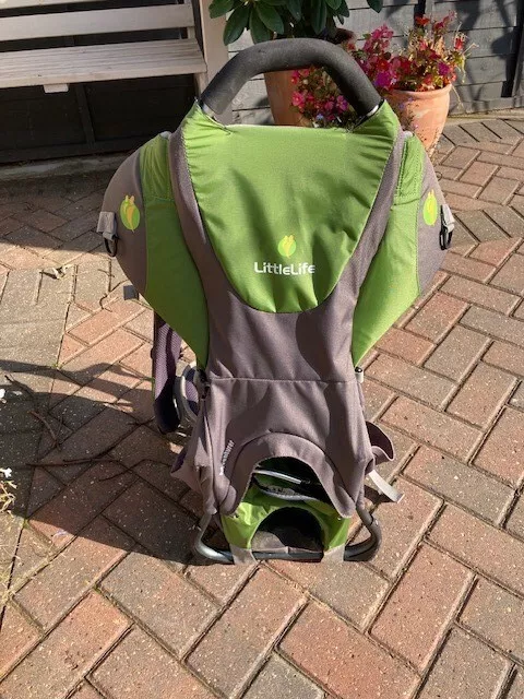 Baby carrier backpack littlelife, very little use, Green.