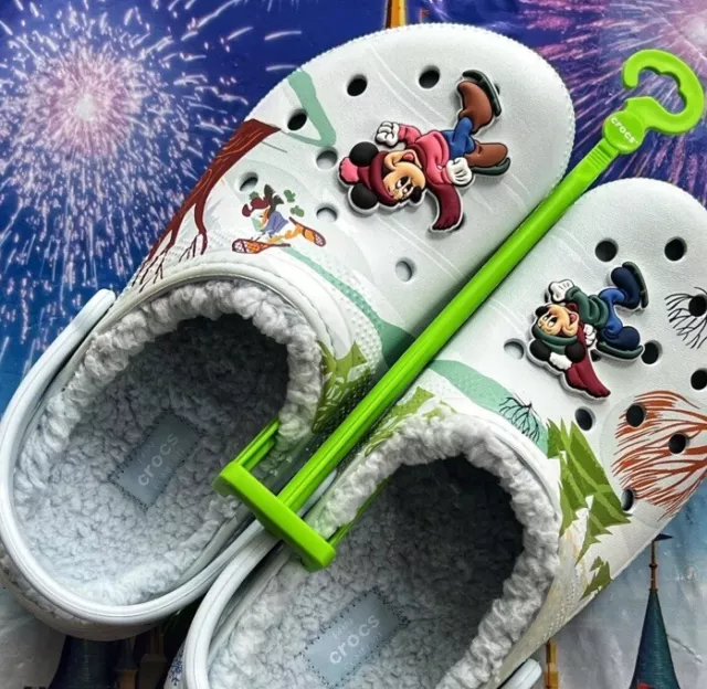 2023 Disney Parks Crocs M 7 W 9 Blue Mickey Minnie Winter Fleece Lined NEW Shoes