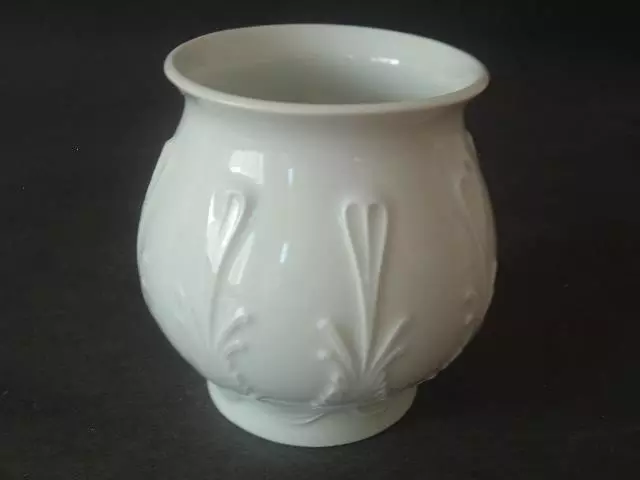 Royal Porzellan "Bavaria" KPM Germany Hand Made White vase relief decor 1240/10