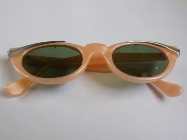 Women's Willson Vintage Cat Eye Sunglasses Pale Pink Made In Usa