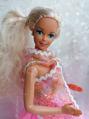 MATTEL BARBIE DOLL 1990 Costume Ball Barbie 1976 China 1966 EUR 9,90
