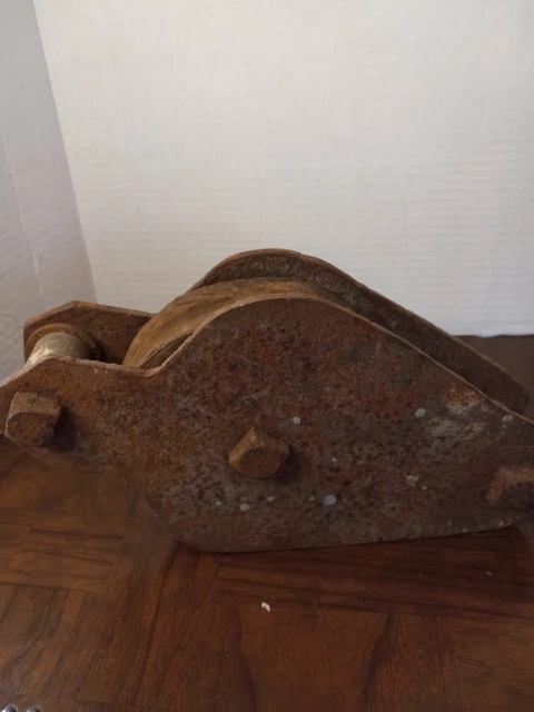 Antique rusty metal & Wooden Tackle Pully Farm Garage Decor