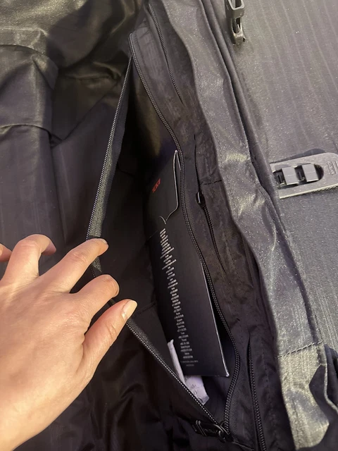 TUMI Carry-on Alpha Continental Traveler Zip Expandable 20" Carry-On ~22020 8