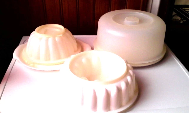 Moule à charlotte Tupperware complet blanc TBE - Arts de la table
