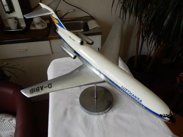 mecater flugzeugmodell 1:100 lufthansa boeing 727 60er jahre