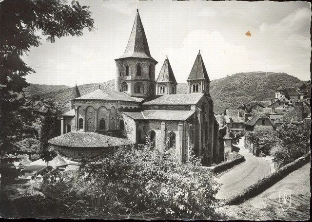 CONQUES - L'église Sainte Foy   (D7997)