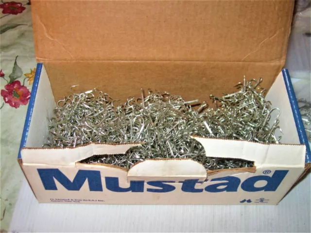 MUSTAD 3563-DT EXTRA strong Treble Hooks Size 2/0 --- 50 hooks $14.99 -  PicClick