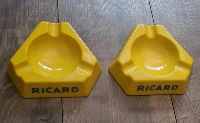 LOT DE 2 CENDRIERS RICARD Opalex jaune et 45 ème anniversaire MADE IN FRANCE EUR 30,00 - FR