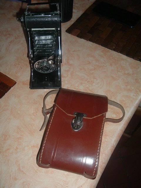 Ancien Appareil Photo De Poche Vintage Appareil Photo Noir Recouvert D Blanc 655097 790