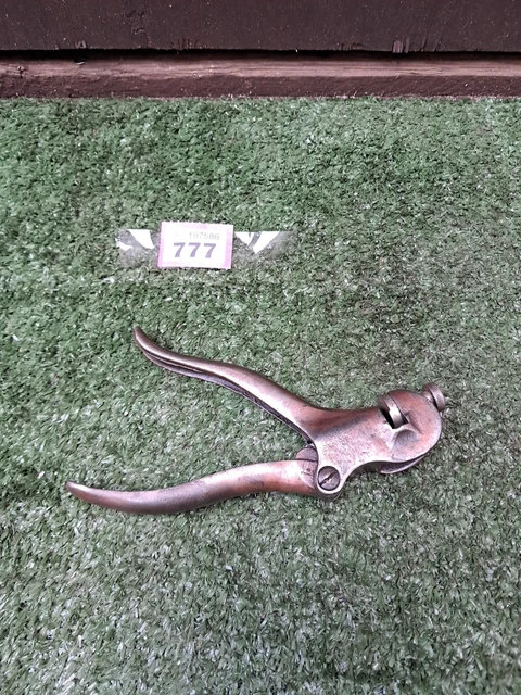 Dönges 128963 Saw Cabinet Pliers With Scale And Set Screw Used For Closing Teeth Of Most Wood Saw Types