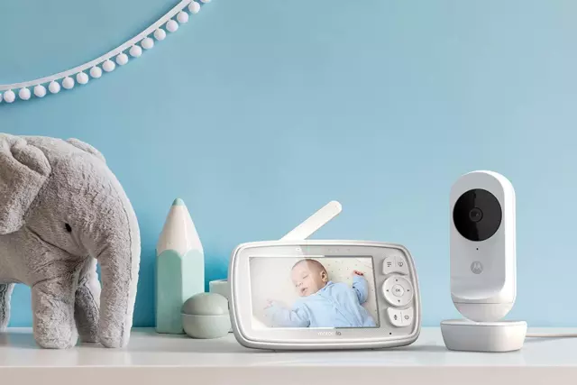 MOTOROLA EASE44CONNECT Video Baby Monitor with Lullabies  & Cable 3