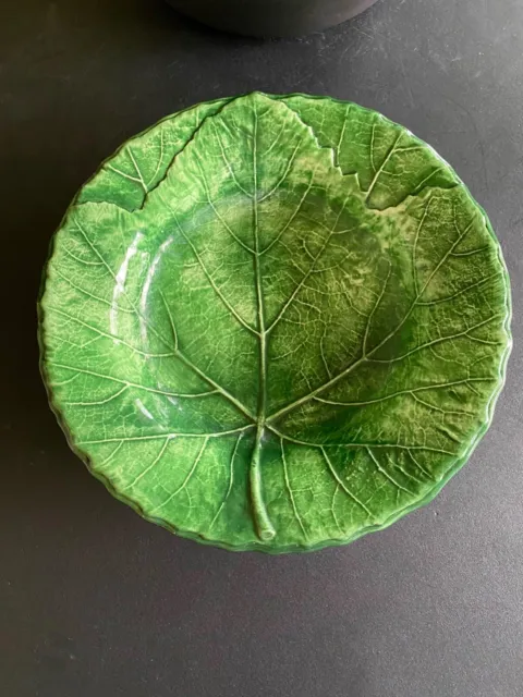 ITALIAN MAJOLICA Cabbage Leaf Plate with Wooden Plate Stand