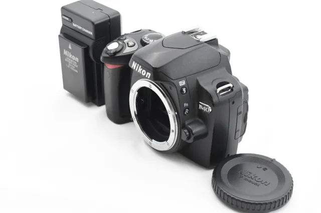 Nikon D40 digital SLR camera body from Japan (t6566)