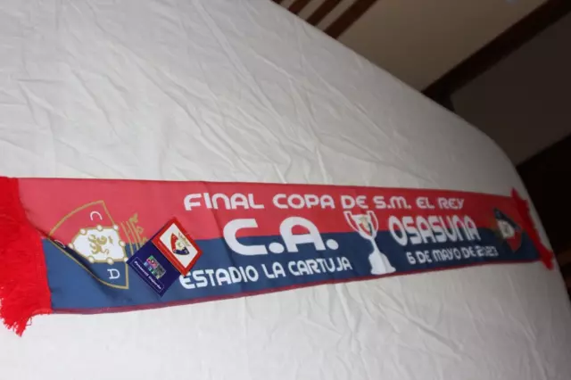 Bufandin Oficial Del C.a. Osasuna Final Copa Rey Con Caras De Toda Plantilla