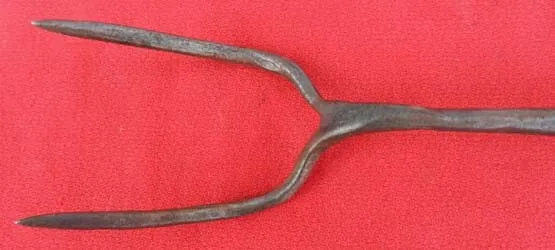 Antique 19th Hand Forged Wrought Iron Roasting Fork Fireplace Thin & Fine F7 2