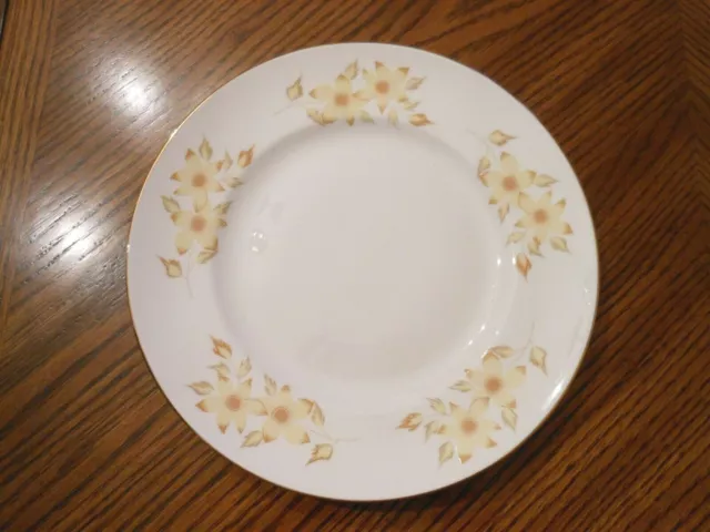 New CROWN STAFFORDSHIRE Fine Bone China Floral Pattern Salad Plate 8 3/8"