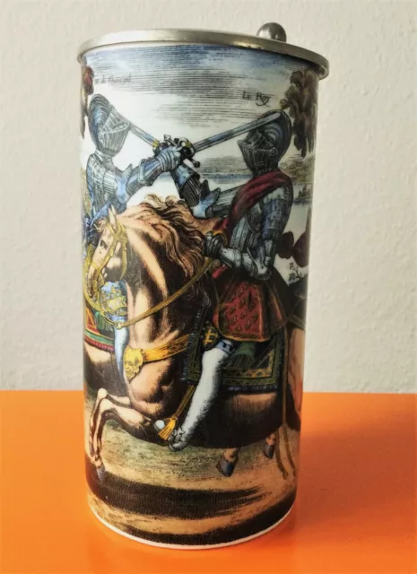 Porzellan Bierkrug mit Reiter Zinndeckel