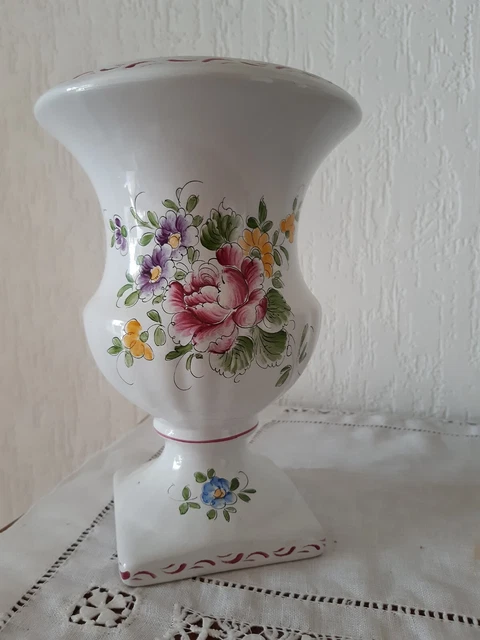 Vase style Médicis en faïence
