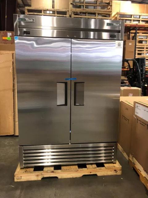 |1827| True T-49DT 54 Two Section Commercial Refrigerator Freezer 115 208-230v
