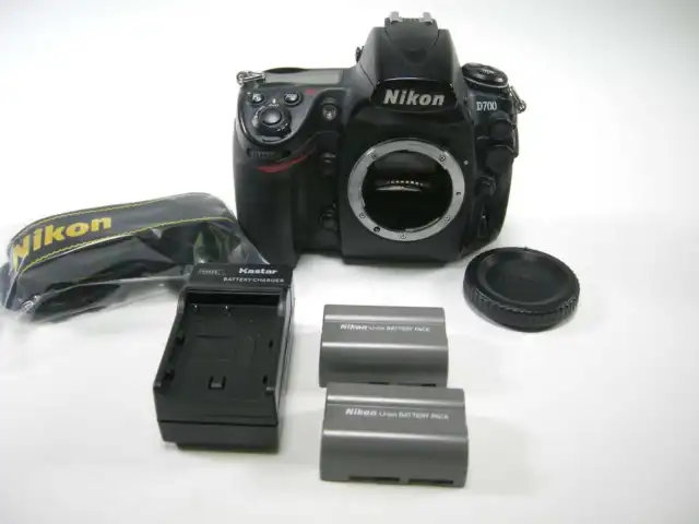 Nikon D700 12.1mp Digital SLR body only Shutter Ct. 150,851