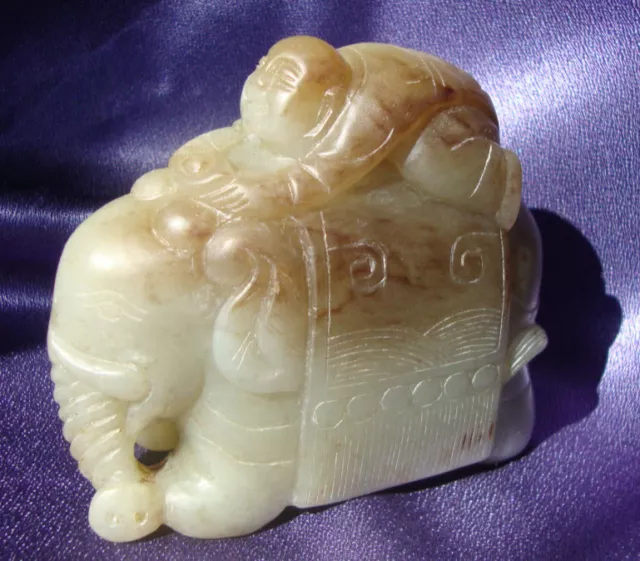 Chinese carved Kid Hetian Jade pebble Elephant nephrite statue