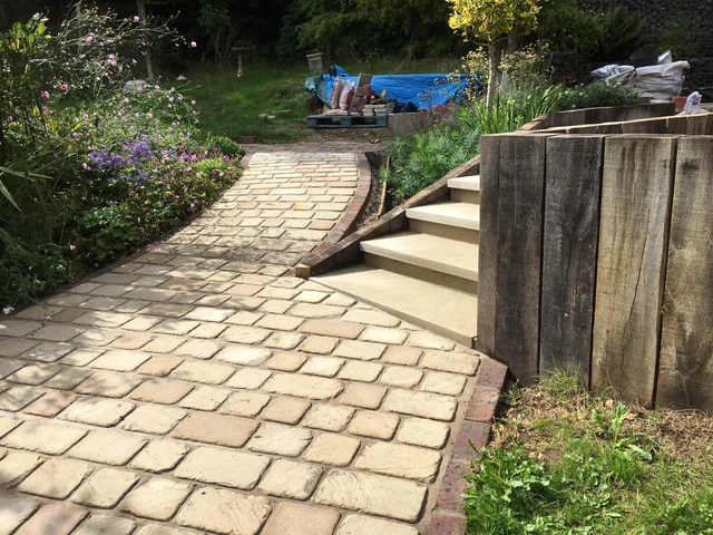 Tumbled Setts TUMBLED SETTS - 50mm Cobbles/Block Paving for Driveway/Patio - Natural ...
