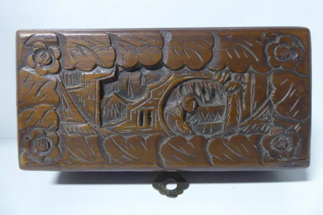 OLD CHINESE CARVED CAMPHOR TIMBER JEWELLERY BOX  WOODEN TEA CHEST    (tb276)