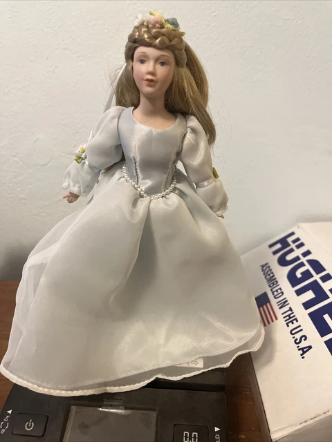Vintage 1984 Avon Fairy Tale Porcelain CINDERELLA  Doll w/Stand, 9 1/2” tall