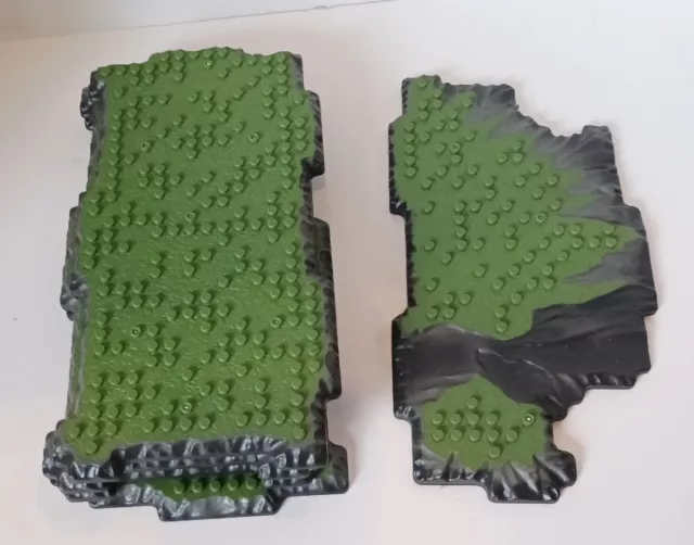 2 MEGA BLOKS Base Plates Terrain Castle Dragons Green W/Gray Edge