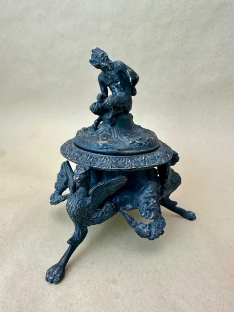 Historismus Tintenfass Bronze mit Faun Figur Schreibzeug, Italien  19.Jhd