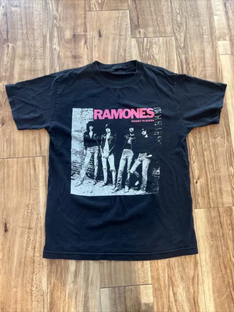 RAMONES, ROCKET TO Russia, Small, T Shirt. $10.00 - PicClick