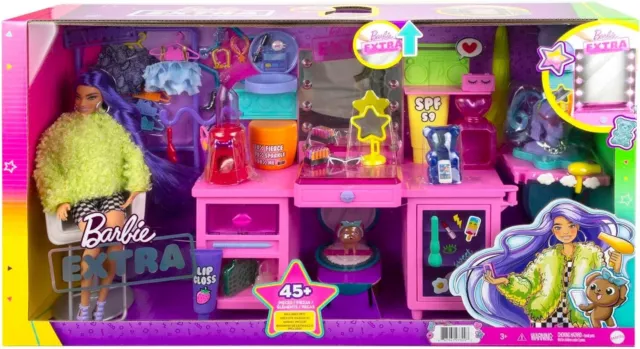 Barbie Extra Spielset mit exklusiver Puppe, Hündchen & 45+ Teile Schminktisch