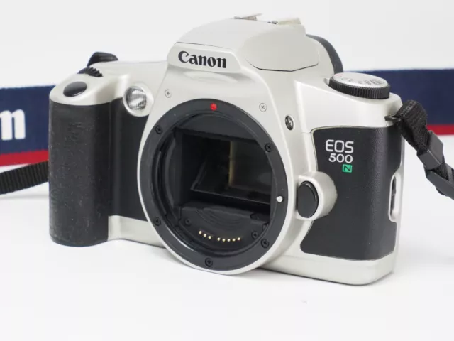 Canon EOS 500N SLR analoge Spiegelreflexkamera Body silver Edition