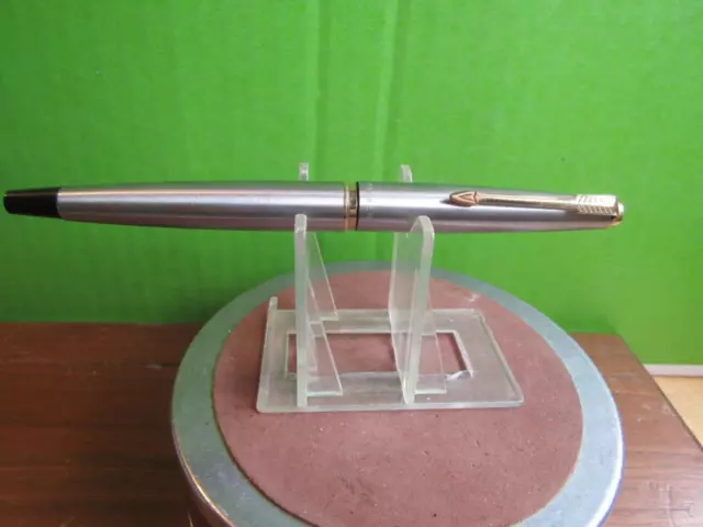 Fountain Pen Parker? Cartridge Silver With Gold Tone Trim 5.5" Long