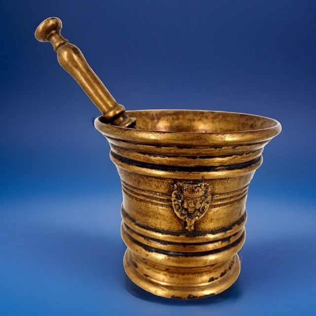Mortier de pharmacie en bronze Italie-17° siècle - En vente sur France | algerie mortier et pilon en bronze prix, mortier en cuivre algerie, mortier pharmacie ancien