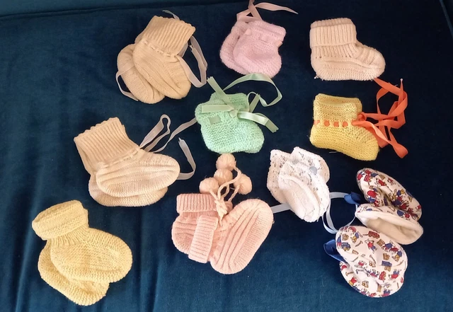 lot anciens  CHAUSSONS Poupées Baigneurs