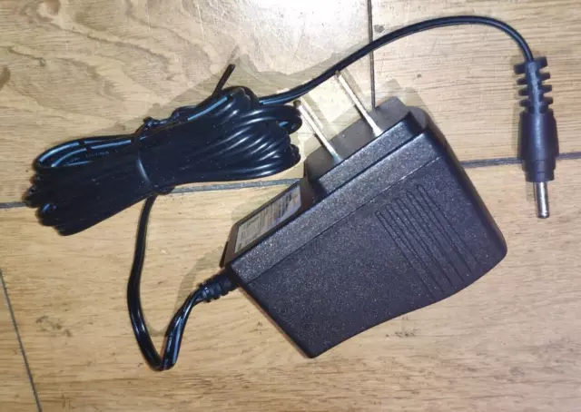 Braemac 5V 3A 15W AC Adaptor: Model PA1015-050HUB300
